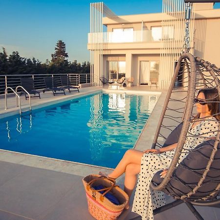 بريفيزا Io Luxury Pool & Hot Tub Suites المظهر الخارجي الصورة