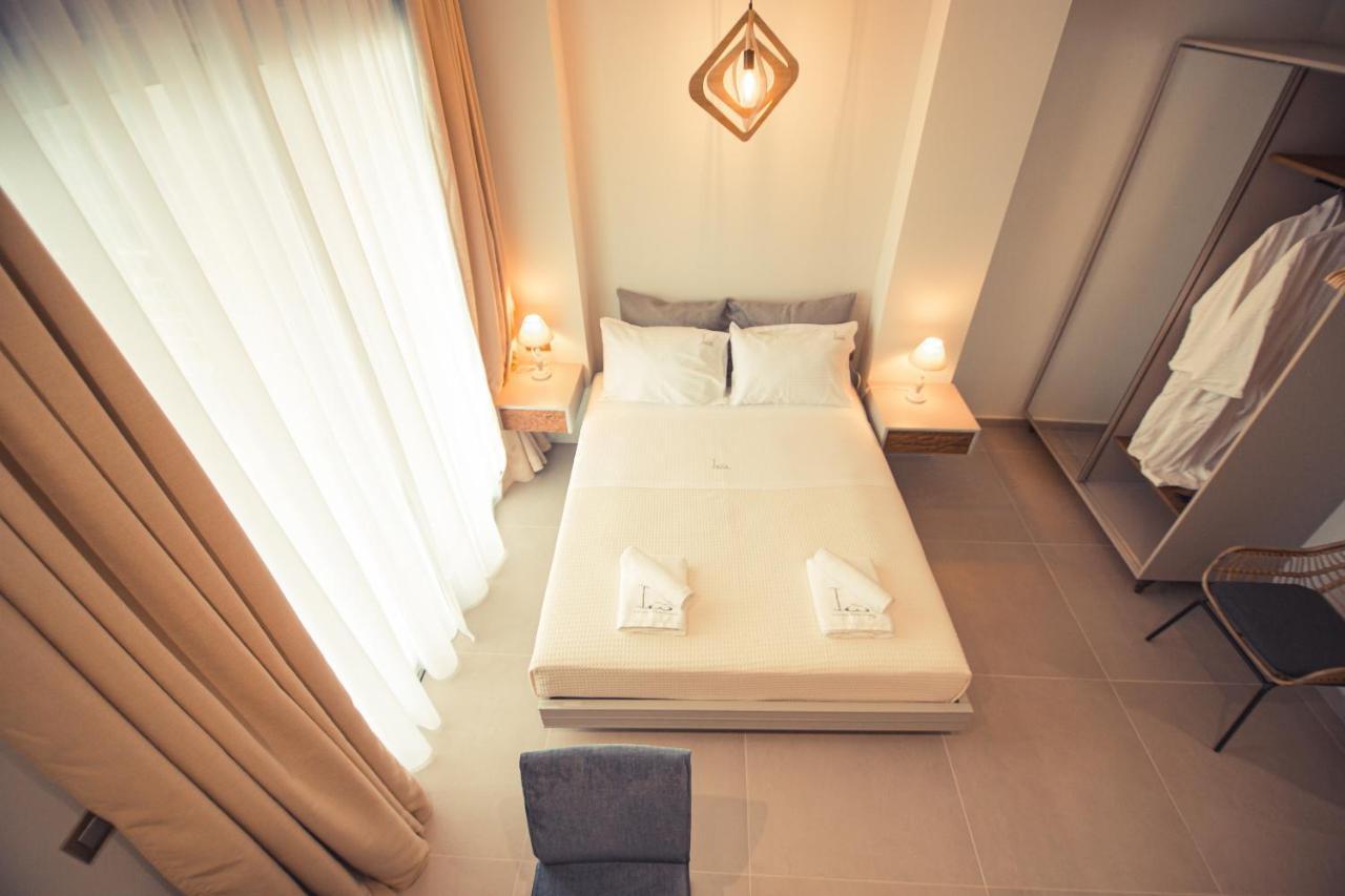 بريفيزا Io Luxury Pool & Hot Tub Suites المظهر الخارجي الصورة