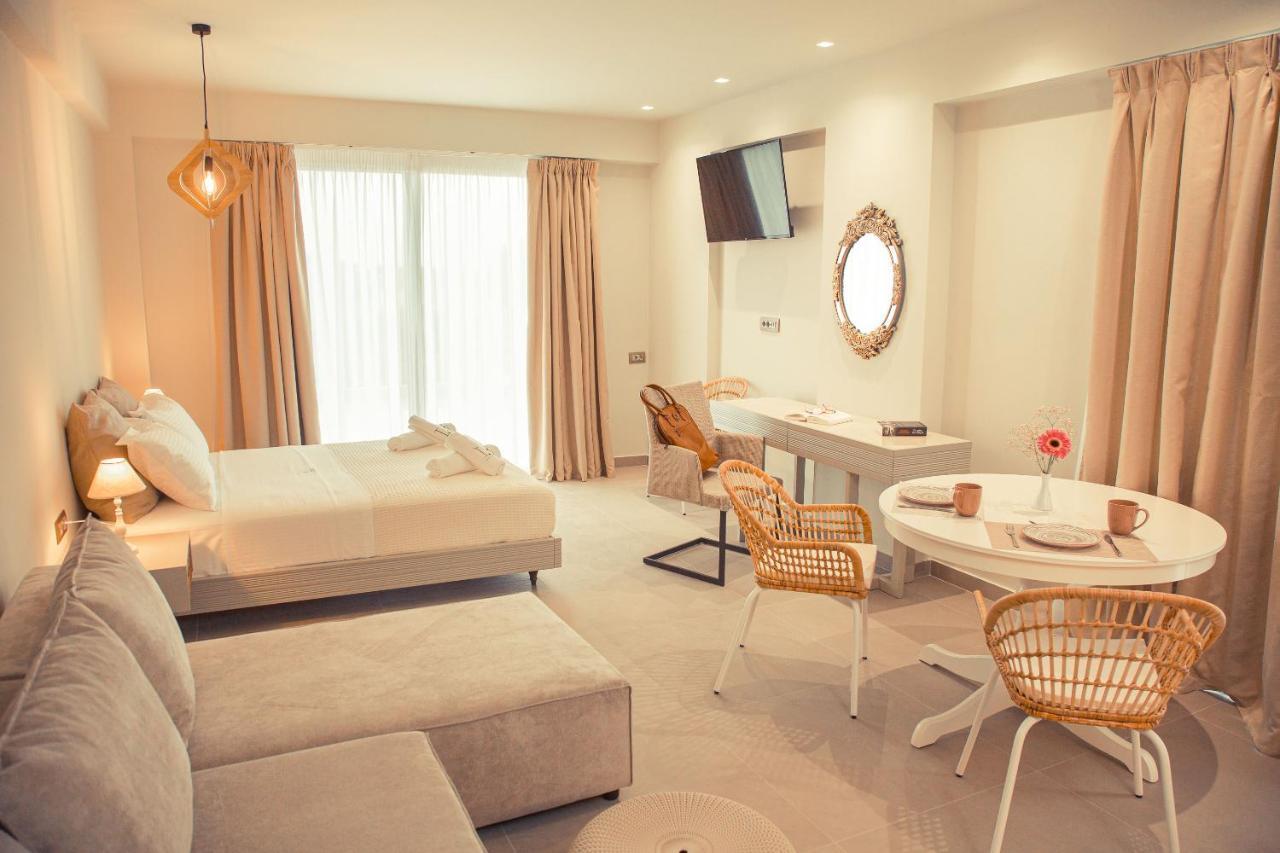 بريفيزا Io Luxury Pool & Hot Tub Suites المظهر الخارجي الصورة