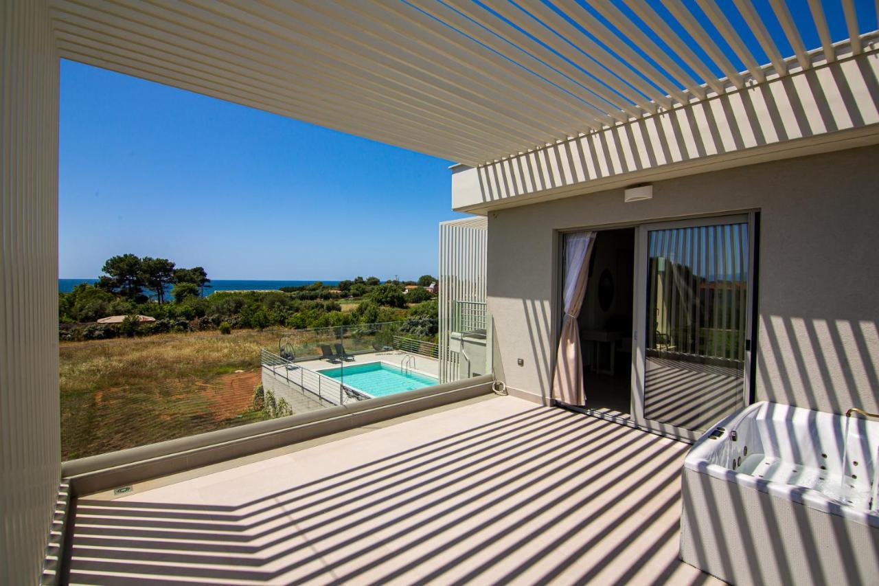 بريفيزا Io Luxury Pool & Hot Tub Suites المظهر الخارجي الصورة