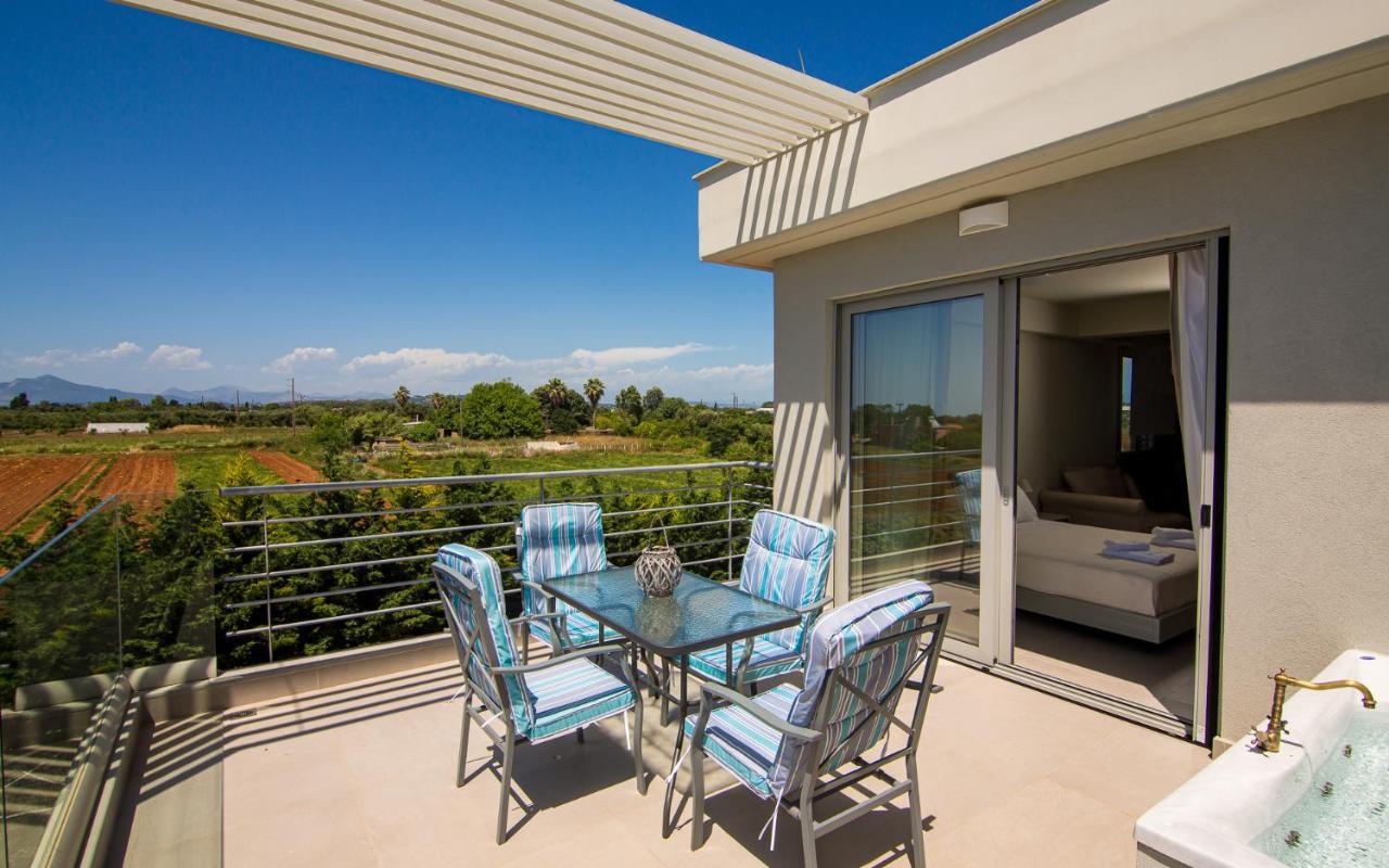 بريفيزا Io Luxury Pool & Hot Tub Suites المظهر الخارجي الصورة