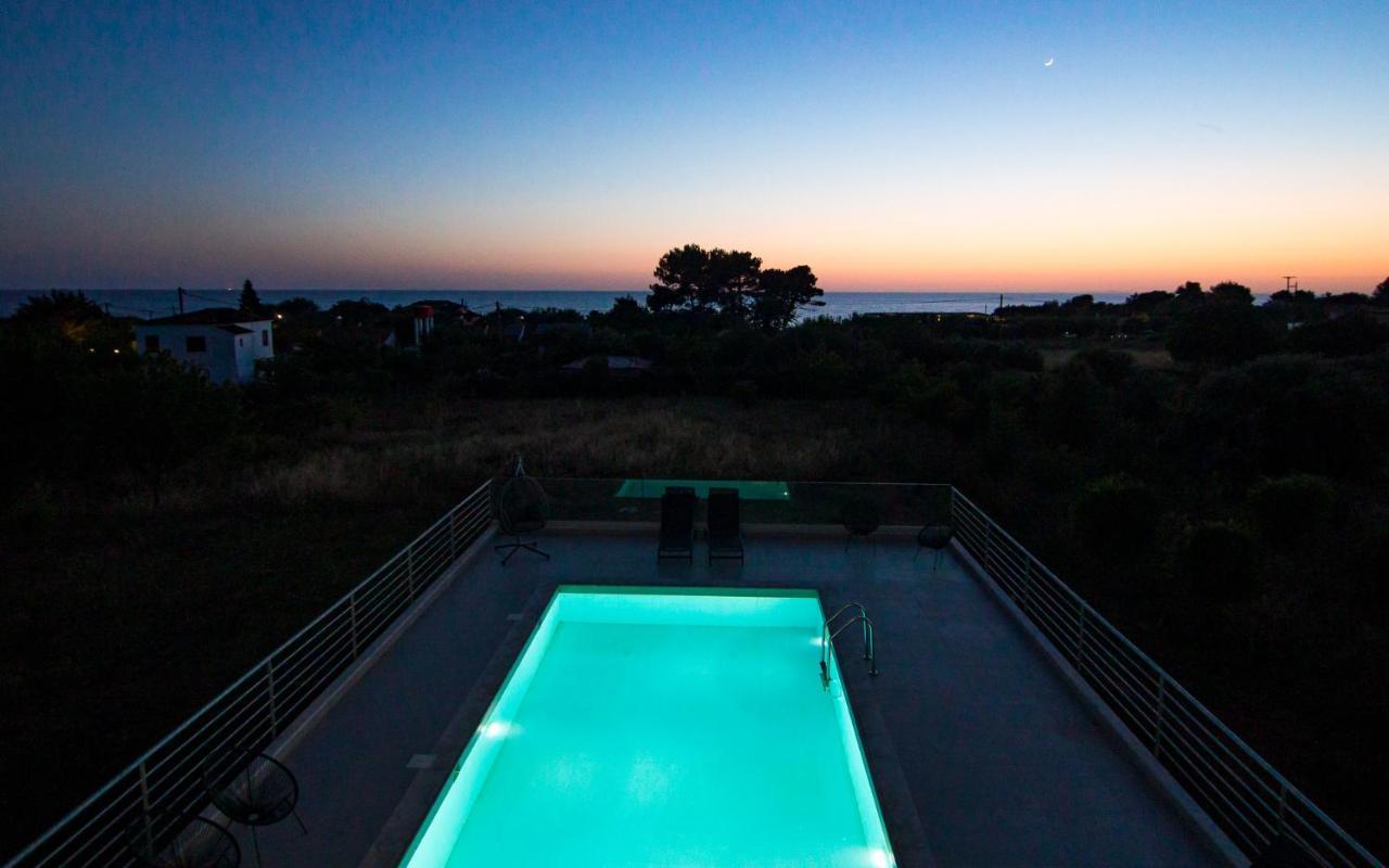 بريفيزا Io Luxury Pool & Hot Tub Suites المظهر الخارجي الصورة